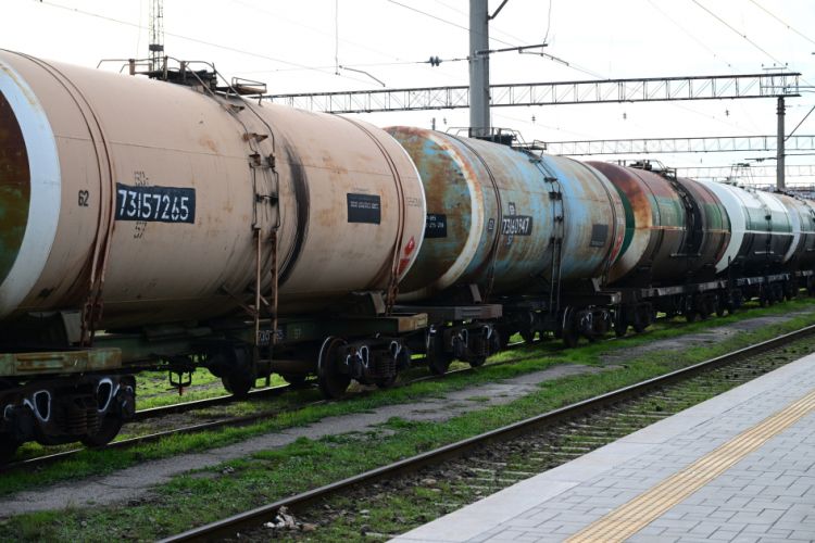 Bakıdan Ermənistana neft məhsullarının növbəti partiyası yola salınıb<font color=red> - FOTOLAR</font>