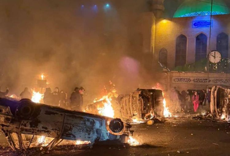 İranda iğtişaşlar zamanı təxminən 150 təcili yardım maşını zədələnib