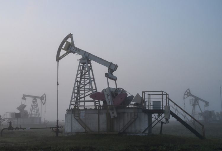 Rusiyada neft hasilatı son il yarım ərzində ən aşağı səviyyəyə enib