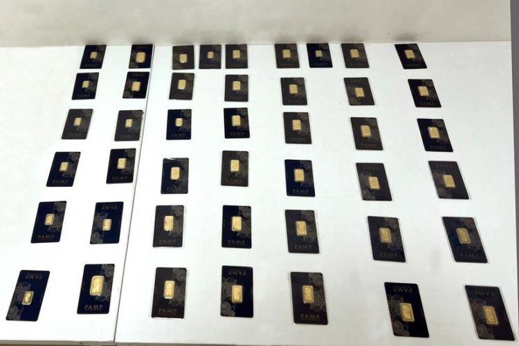 Azərbaycana qızıl külçələrin qanunsuz yolla gətirilməsinin qarşısı alınıb<font color=red> - FOTOLAR</font>