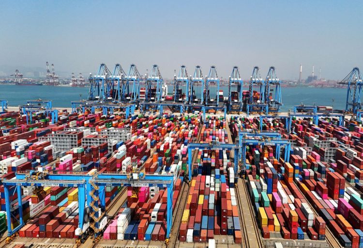 Ötən il Çinin xarici ticarəti 3,8 faiz artıb