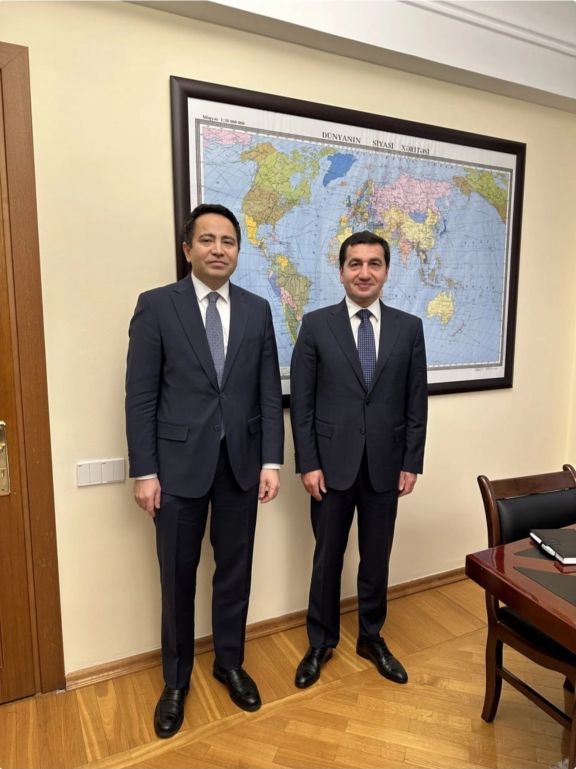 Hikmət Hacıyev Qazaxıstan səfiri ilə əməkdaşlığı müzakirə edib<font color=red> - FOTOLAR</font>