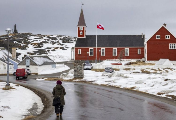 Danimarka Qrenlandiyada hərbi mövcudluğunu gücləndirir
