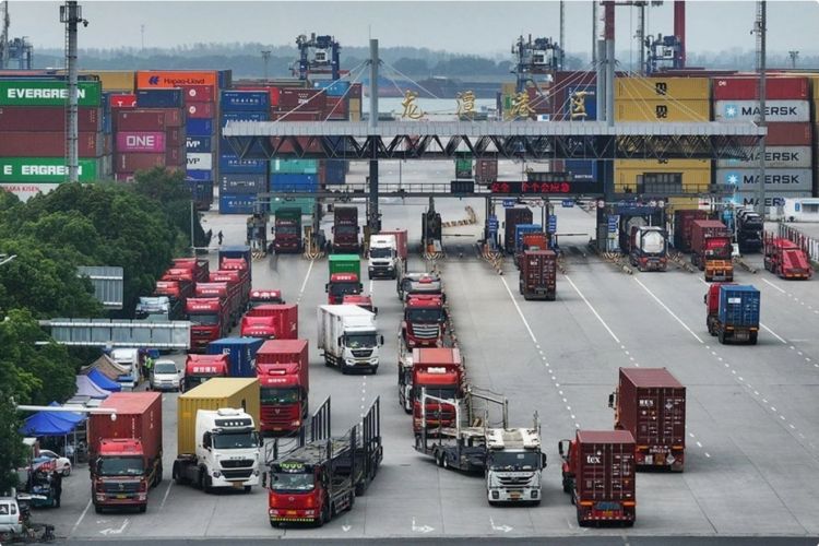 Çin və İranın ticarət dövriyyəsi 2025-ci ildə 25,6 % azalıb