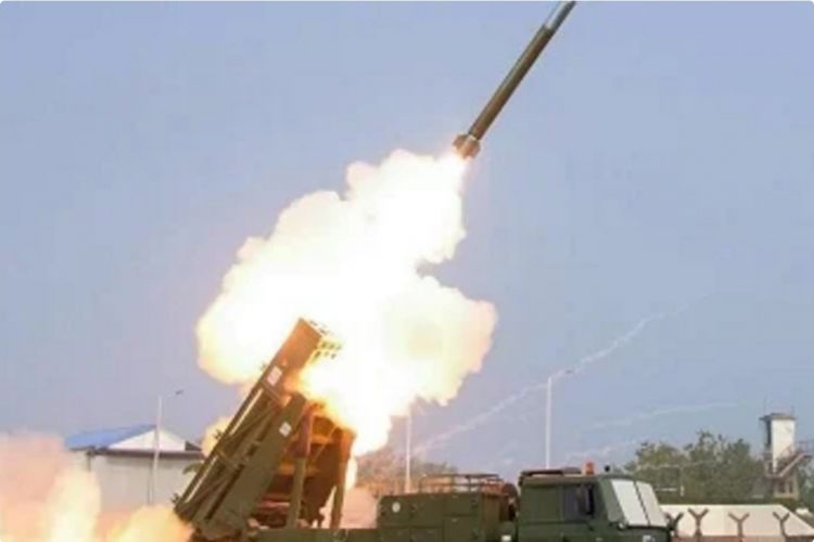 Hindistan Ermənistana "Pinaka" idarə olunan raketlər göndərib