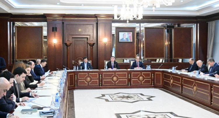 Parlamentin Hüquq siyasəti və dövlət quruculuğu komitəsinin iclası keçirilib