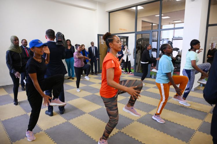 Leyla Əliyeva Əddis-Əbəbədə bir sıra sosial və mədəni obyektlərlə tanış olub<font color=red> - FOTOLAR</font>