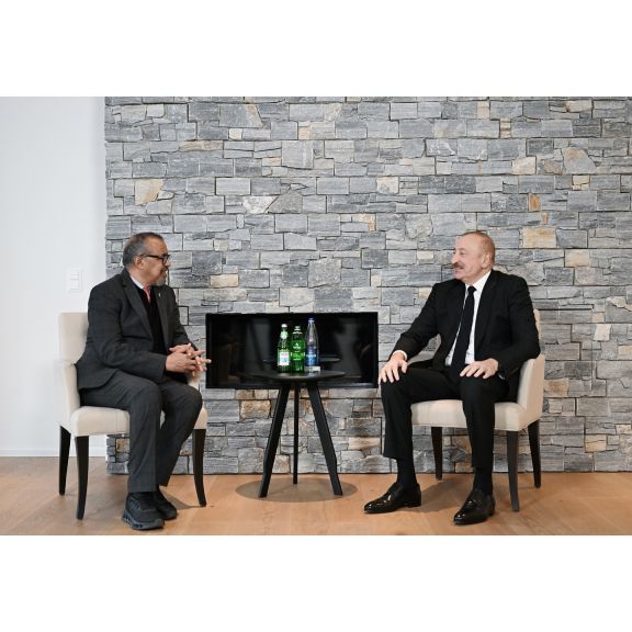 Prezident İlham Əliyevin Davosda Ümumdünya Səhiyyə Təşkilatının Baş direktoru ilə görüşü olub<font color=red> - FOTOLAR</font>