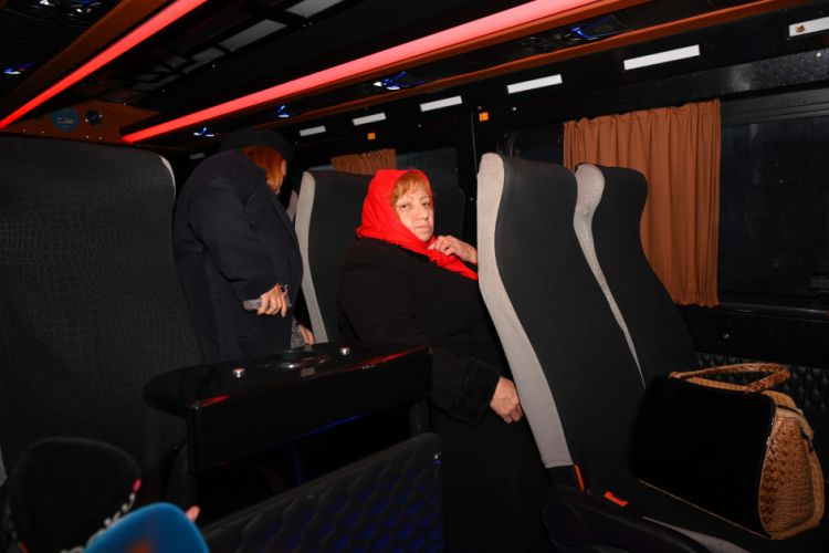 Xankəndi şəhərinə ilk köç karvanı yola salınıb<font color=red> - FOTOLAR</font>