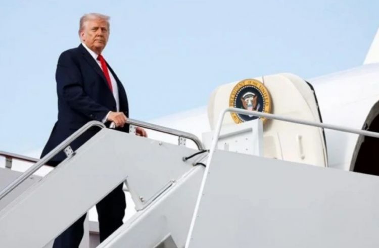 Trampın Davosa uçan təyyarəsi texniki problemlər səbəbindən ABŞ-yə qayıdır 