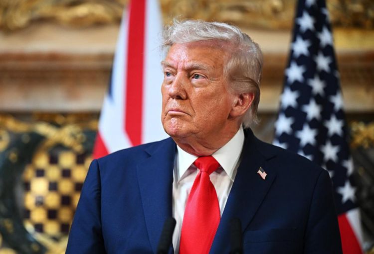 Tramp Venesuelanın neft fondlarına nəzarəti ələ alıb