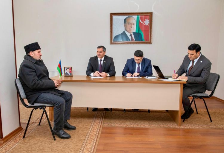 Ali Məclisin deputatı Qəzənfər Abdullayev Ərəzin kənd sakinləri ilə görüşüb<font color=red> - FOTOLAR</font>