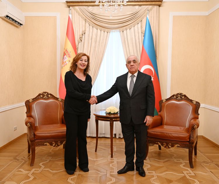 Baş nazir Əli Əsədov İspaniya Deputatlar Konqresinin sədri ilə görüşüb<font color=red> - FOTOLAR</font>