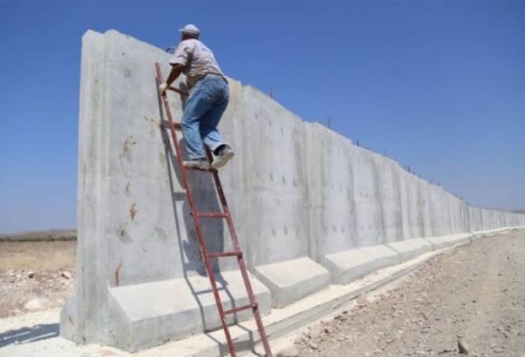 İraq Suriya ilə sərhəd boyunca beton divarın tikintisini yekunlaşdırır