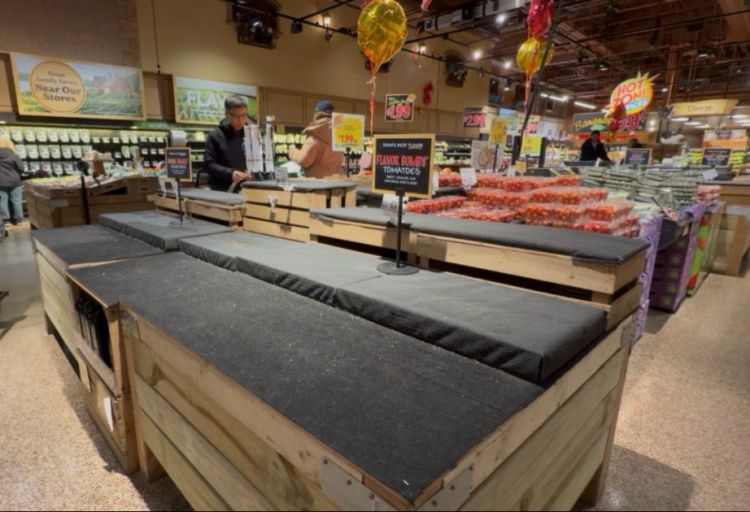 ABŞ-da yaxınlaşan qar fırtınasına görə marketlər boşalıb