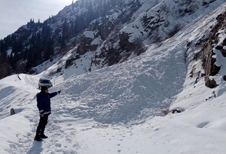 Almatıda alpinist 3630 metr yüksəklikdən təxliyə edilib