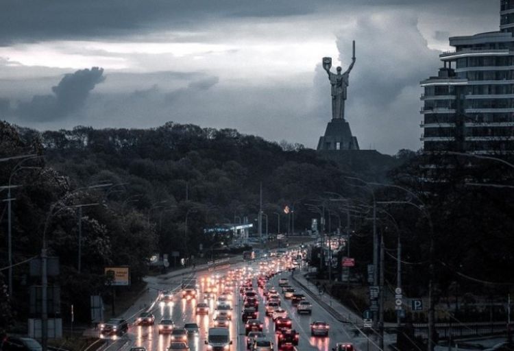 Kiyevdə 800 min insan hələ də elektrik enerjisiz qalır