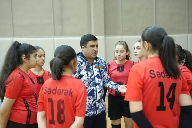 Voleybol üzrə Naxçıvan Muxtar Respublika zona birinciliklərinə start verilib<font color=red> - FOTOLAR</font>