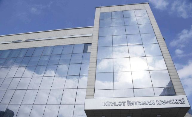 Gələn ildən XI sinifdə xarici dil fənni üzrə tətbiq ediləcək yeni imtahan modeli müzakirə olunub