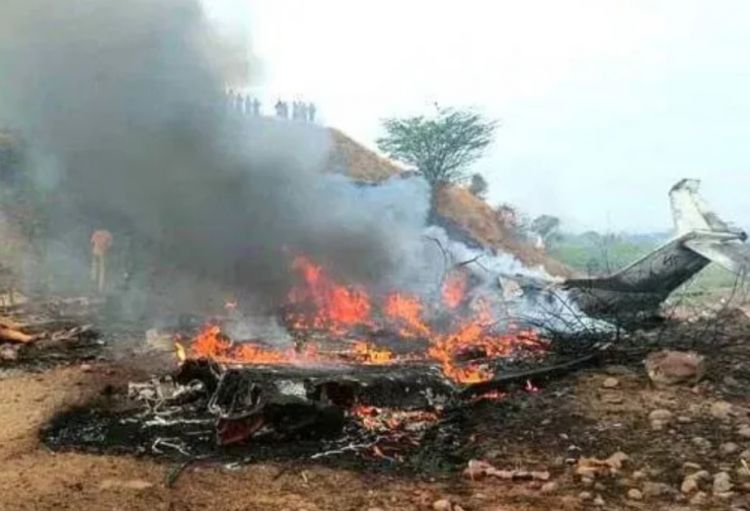 Hindistanda təyyarə qəzasında vəzifəli şəxs də daxil olmaqla 5 nəfər ölüb