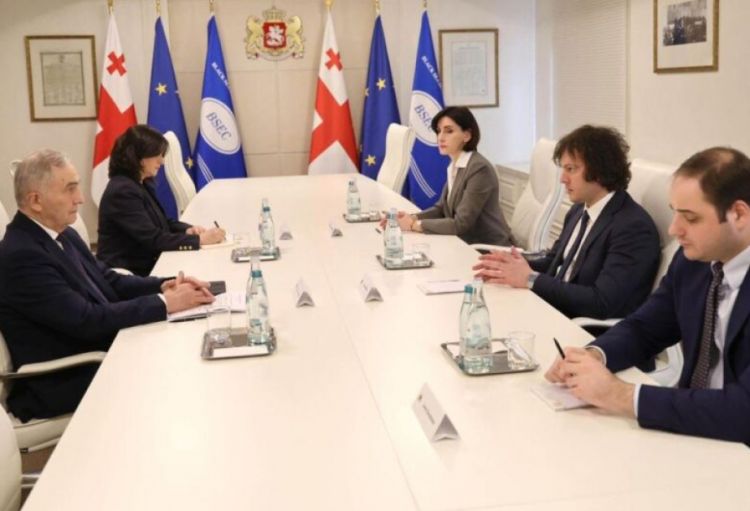 Gürcüstanda Orta Dəhlizlə bağlı müzakirə aparılıb