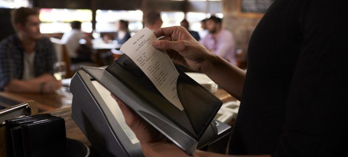 Türkiyədə restoranlarda servis haqqı qadağan edilib