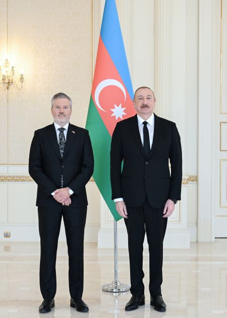Prezident İlham Əliyev Norveçin ölkəmizdə yeni təyin olunmuş səfirinin etimadnaməsini qəbul edib<font color='red'> - YENİLƏNƏCƏK</font><font color=red> - FOTOLAR</font>