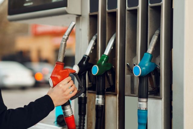 Azərbaycan "Premium Euro-95" markalı benzin idxalını 1,7 dəfədən çox artırıb