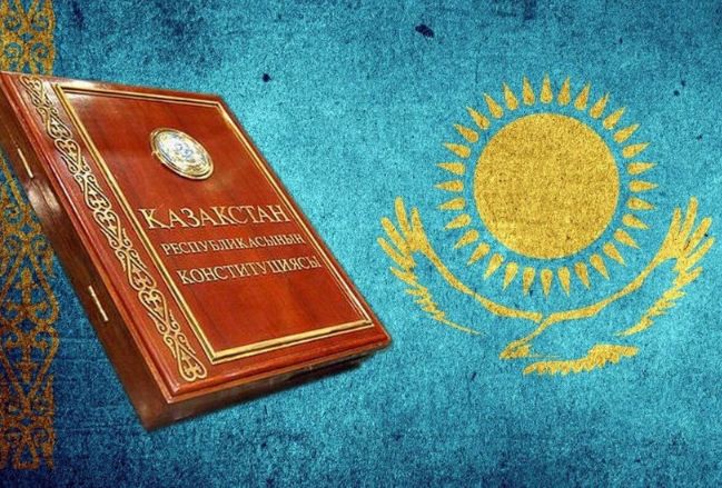 Qazaxıstanda yeni Konstitusiyanın ilk layihəsi təqdim edilib