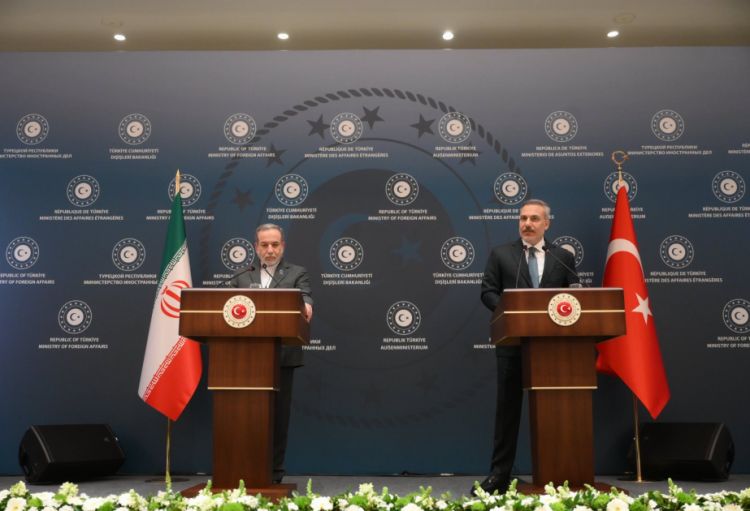 Fidan: Biz ABŞ və İranı danışıqlar masasına çağırırıq 