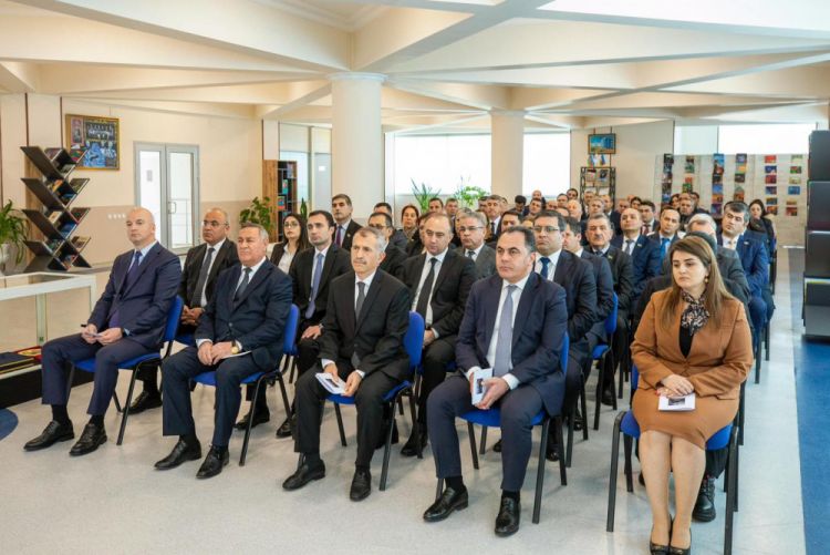 Naxçıvanda “Konstitusiya, Suverenlik və yeni siyasi konfiqurasiya: tarixi irs, müasir çağırışlar, gələcəyə baxış” adlı kitabın təqdimatı keçirilib<font color=red> - FOTOLAR</font>