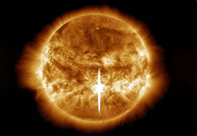 Günəşdə güclü partlayış qeydə alınıb