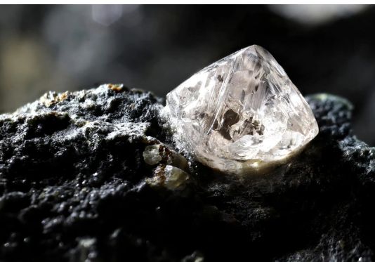 MM emal edilməmiş almazların rəy olmadan idxalı və ixracına görə cərimələri ilk oxunuşda qəbul edib