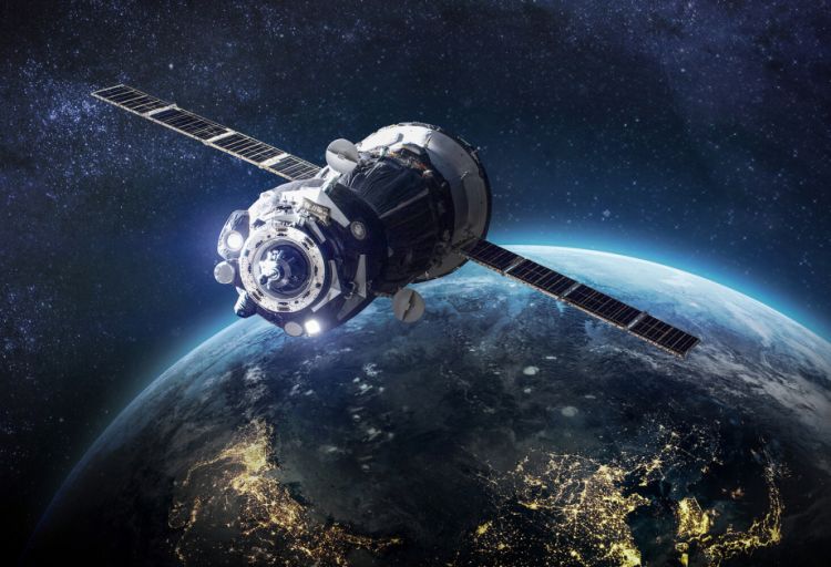 Pit Heqset: ABŞ kosmosda dominantlıq etməlidir