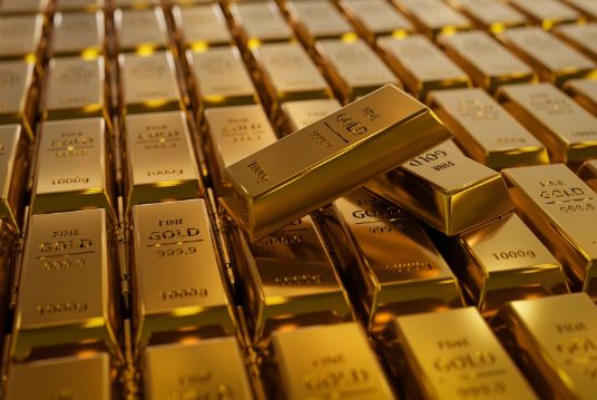 Qızıl 5 %-dən çox bahalaşıb