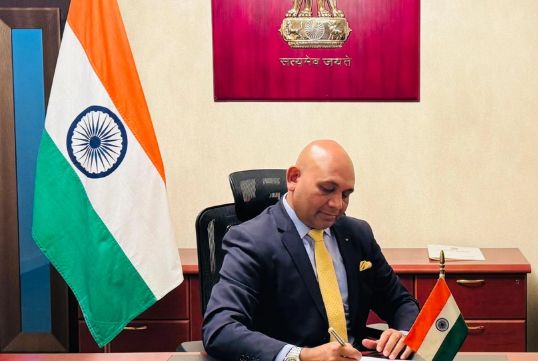 Hindistanın Azərbaycandakı yeni səfiri Bakıya gəlib