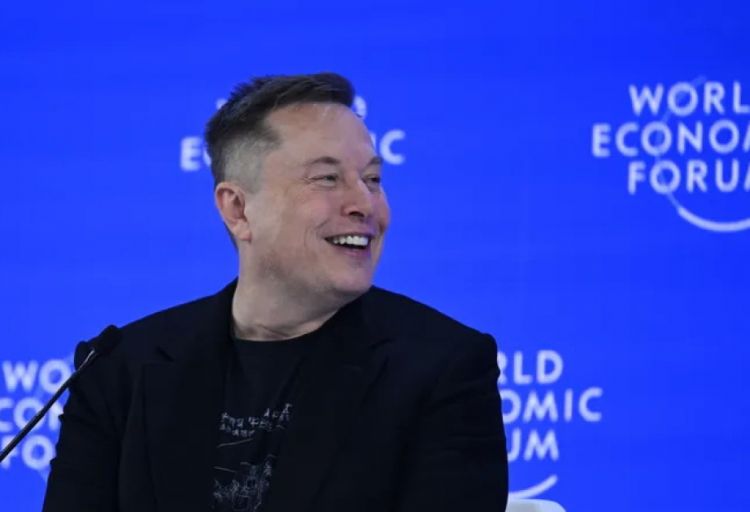 İlon Mask sərvəti 800 milyard dollardan çox olan ilk biznesmendir