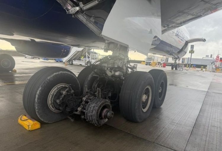 Havaya qalxarkən təkəri düşən “British Airways”ə məxsus təyyarə uçuşa davam edib