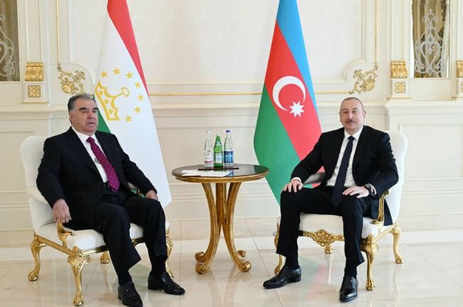 Tacikistan Prezidenti İlham Əliyevi "Zayed İnsan Qardaşlığı Mükafatı"na görə təbrik edib