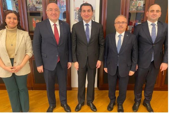 Hikmət Hacıyev Türkiyə XİN rəsmisi ilə regional prosesləri müzakirə edib