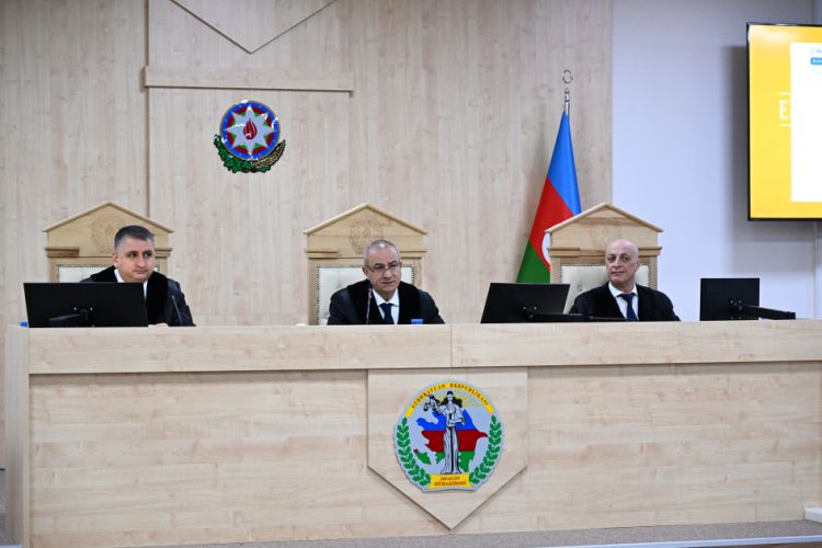 Ruben Vardanyanın məhkəməsində məhkəmə baxışı başa çatıb, hakimlər müşavirəyə gedib<font color=red> - FOTOLAR</font>