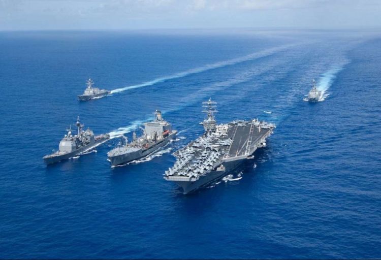 Tramp Yaxın Şərqə ikinci təyyarədaşıyan gəmi göndərə bilər