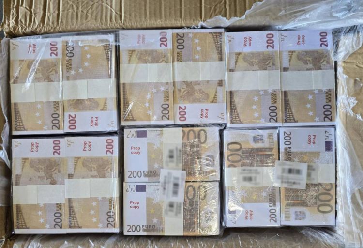 “Europol” təqribən 1,2 milyard avro dəyərində saxta əsginasların dövriyyəyə buraxılmasının qarşısını alıb