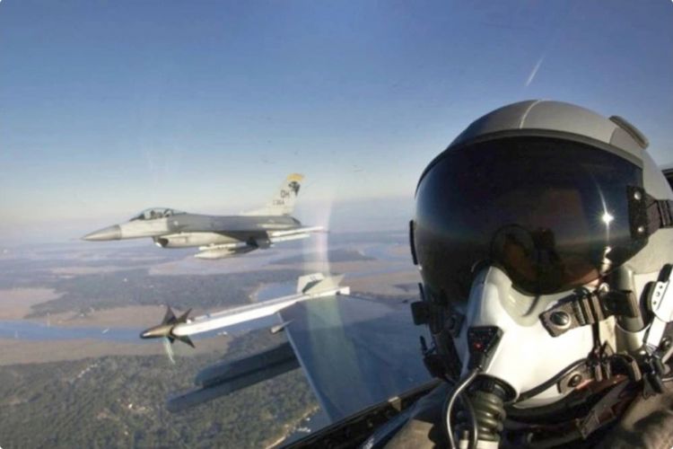 Niderland Ukraynaya "F-16" simulyatorları verəcək