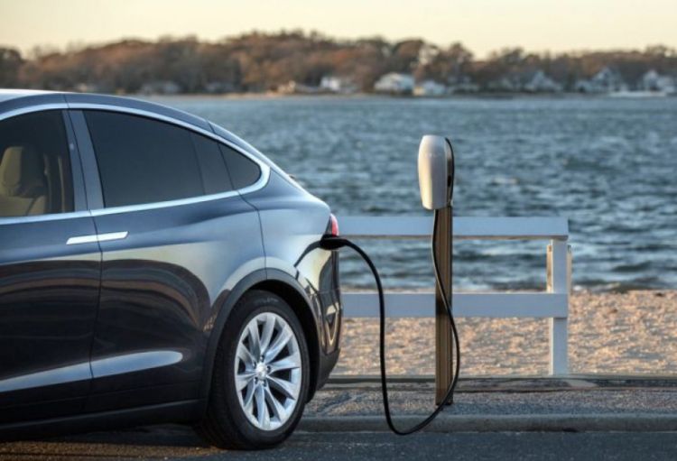 Ötən ay dünyada elektomobil satışları 3 faiz azalıb