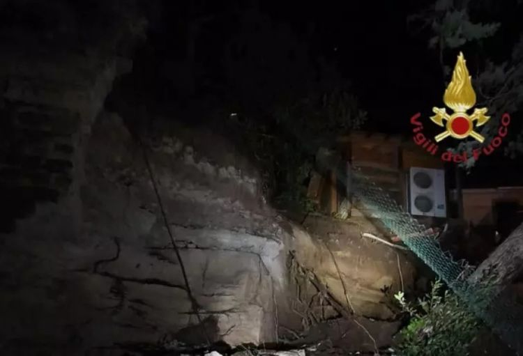 Roma yaxınlığında daşqın və sürüşmə: ölən və yaralananlar var