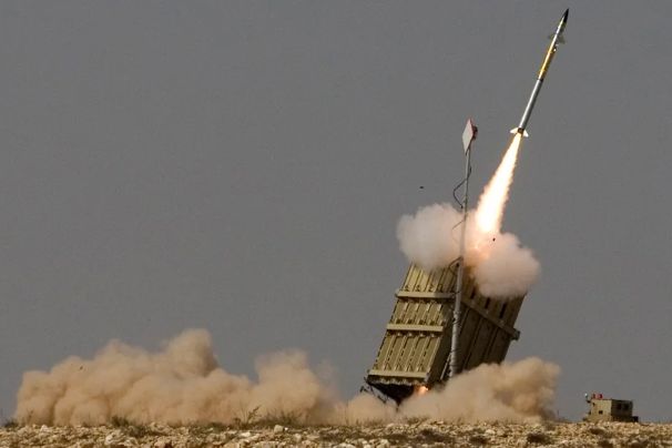 İran Hörmüz boğazının bəzi hissələrini bağlayıb