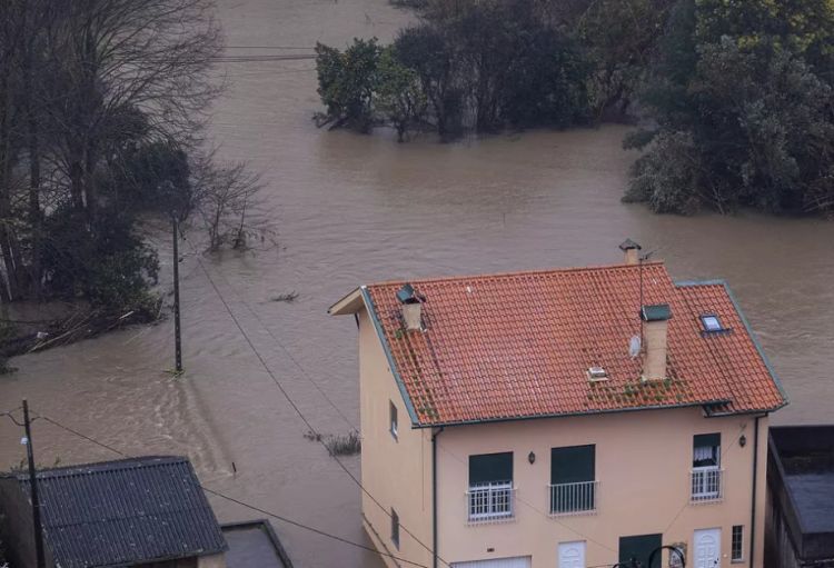 Qasırğalar Portuqaliyaya çoxmilyardlıq ziyan vurub
