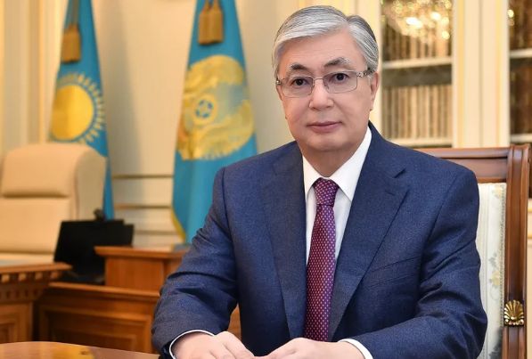 Tokayev Sülh Şurasını real sülh təklifi olan platforma adlandırıb