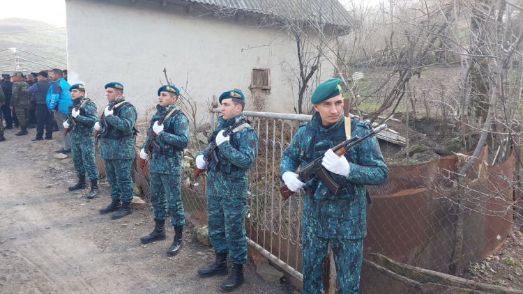 İtkin şəhid Nail Dənziyevlə Lerikdə vida mərasimi keçirilib<font color=red> - FOTOLAR</font>